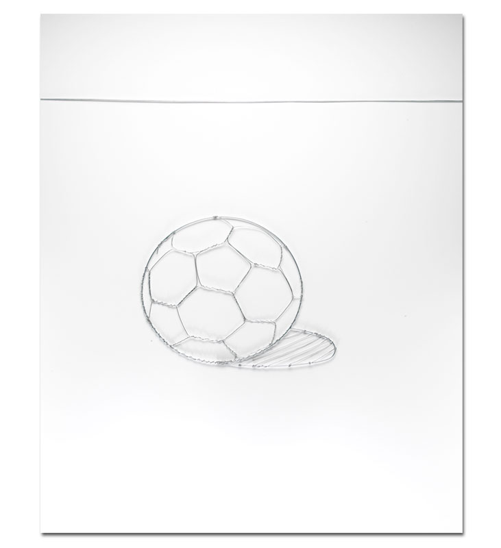 Vik Muniz, Soccer Ball (Pictures of Wire), 2012.