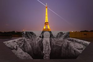 Trompe l’oeil, Les Falaises du Trocadéro, 25 mai 2021, 22h18, Paris, France, 2021 