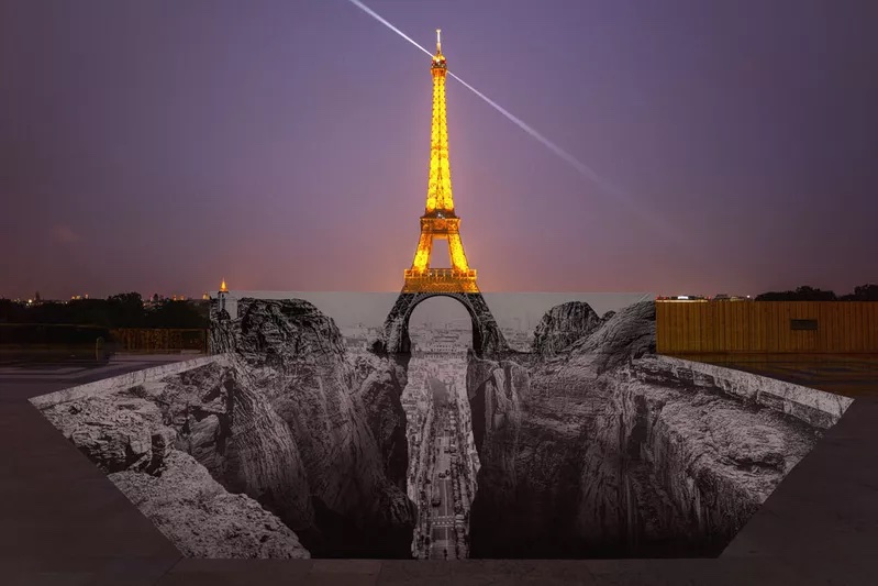 JR - Trompe l'oeil, Les Falaises du Trocadéro, 25 mai 2021, 22h18, Paris, France, 2021, 2022
